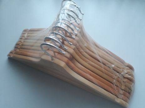 Набор вешалок для одежды деревянных 10шт