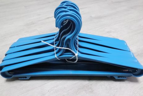 Набор цветных пластиковых вешалок для тяжелой одежды 8695blue, Синий: Синий