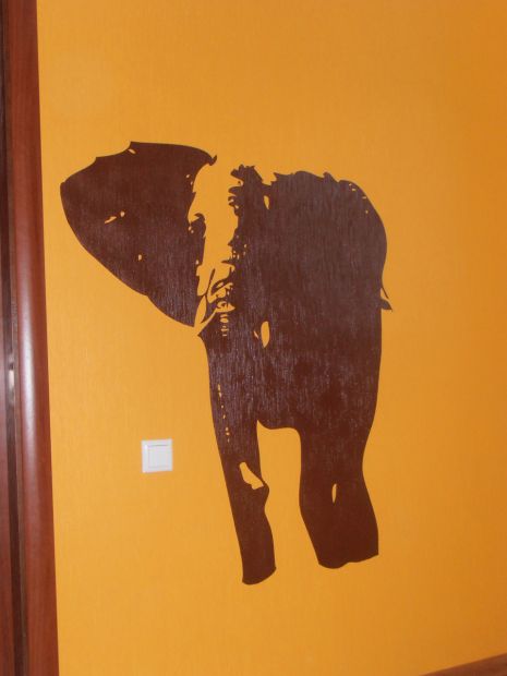 Трафарет для стін Слон одноразовий із самоклеючої плівки у трьох розмірах 95 х 78 см