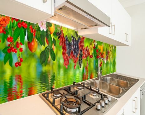 Панель кухонная, заменитель стекла виноград над водой, с двухсторонним скотчем 62 х 305 см, 1,2 мм