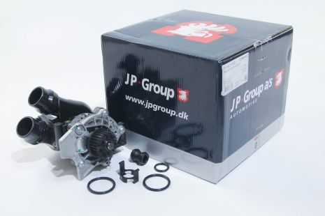 Водяной насос (в корпусе) + термостат Audi A4/Octavia/Golf/Passat 2.0 04-, JP Group (1114511100)