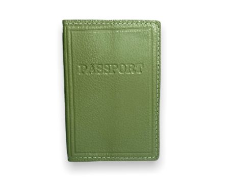 Обкладинка для паспорта шкіряна BagWay з тисненням ручна робота розмір:14*9.5*0.5 см оливковий