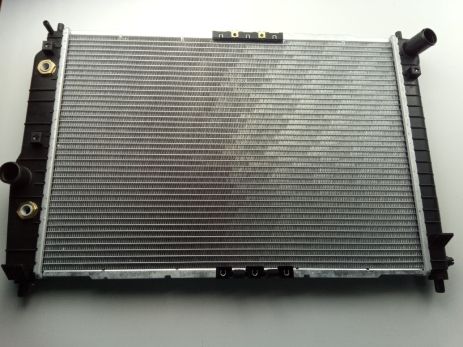Радиатор охлаждения Aveo (АКПП) (с конд.), Лузар (алюминиево-паяный)(LRc CHAv05226) (L=600) (9653652