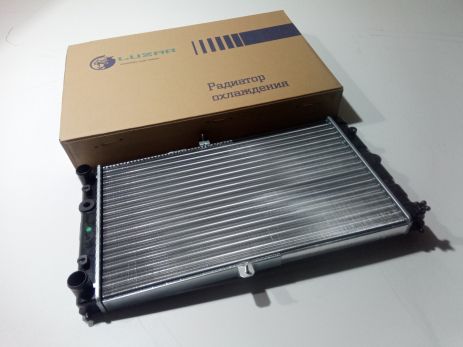 Радиатор охлаждения ВАЗ 2112 алюм., Лузар (LRC 01120) под датчик (2112-1301012)