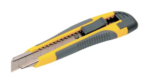 Нож 18 мм ABS пластик TPR покрытие с металлической направляющей кнопочный фиксатор 3 лезвия MASTERTOOL 17-0119