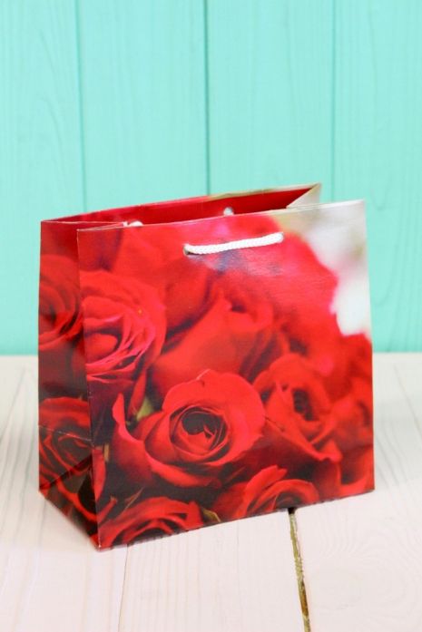 Пакет подарочный 15,5*15,5*8см Розы