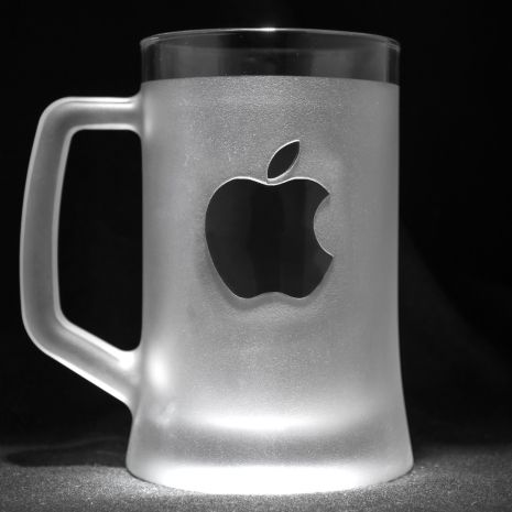 Матовый бокал для пива с гравировкой лого Apple