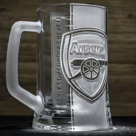 Пивной бокал с гравировкой ФК Арсенал FC Arsenal на две стороны с лозунгом и матовой ручкой