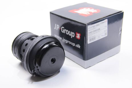 Подушка двигуна передня Golf III/Passat B4 2.8 VR6-98, JP Group (1117901900)