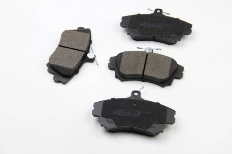 Колодки гальмові передні MITSUBISHI COLT/SMART FORFOUR/VOLVO S40 I/V40 95-12 (TRW), Bremsi (BP2703