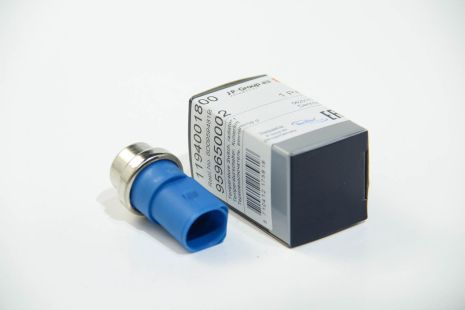 Датчик увімкнення вентилятора (синій) AUDI A4/A6/VW Passat 1.4-2.8 96-05, JP Group (1194001800)