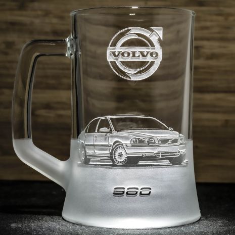 Пивной бокал с гравировкой автомобиля Volvo S80 - подарок для автолюбителя
