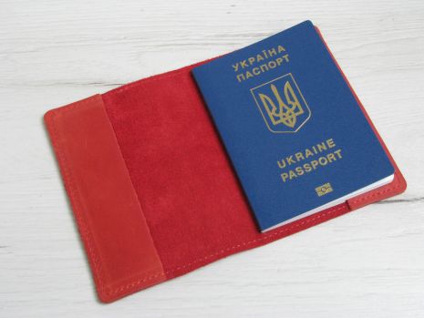Шкіряна обкладинка для паспорта GS червона
