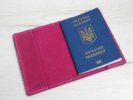 Кожаная обложка для паспорта GS розовая , фуксия