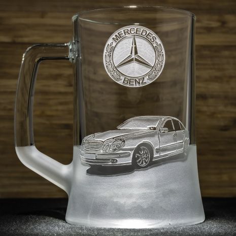 Пивной бокал с гравировкой автомобиля Mercedes S-Class - подарок для автолюбителя