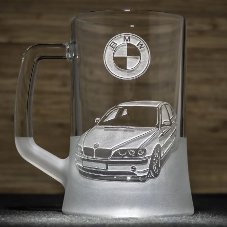 Пивний келих із гравіюванням автомобіля BMW E46 - подарунок для автолюбителя