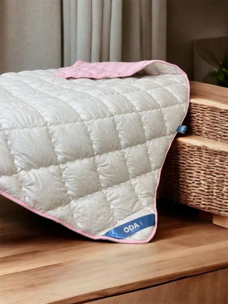 Одеяло холлофайбер півтораспальне біле з рожевим демісезонне 155 х 215 см