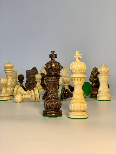 Комплект изыскано - классических шахматных фигур в коробке для хранения, арт.809525