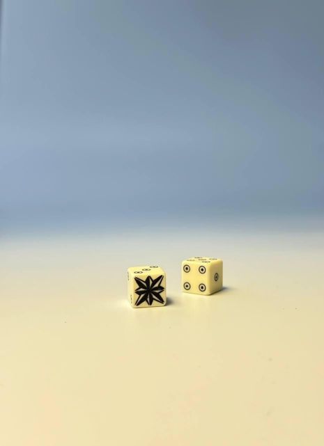 Пара гральних кубиків для настільних ігор (більярдна куля) 9*9*9 мм, 800903