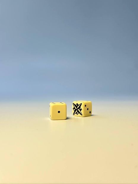 Пара гральних кубиків для настільних ігор "Зірка" (більярдна куля) 9*9*9 мм, 800902