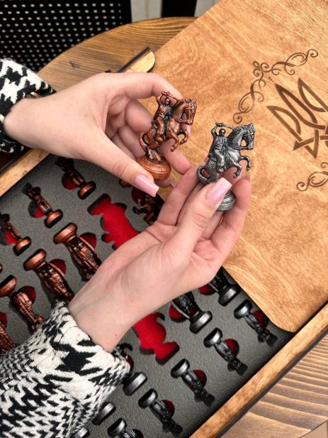 Комплект шахматных фигур из метала, "Гетманское войско" (в коробке для хранения), арт.809626