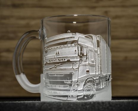 Чашка для чаю та кави з гравіюванням вантажівки та логотипу VOLVO