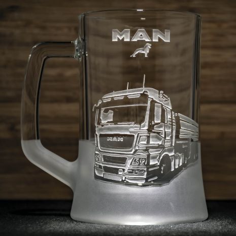 Подарок водителю грузовика - дайльнобойщику - Бокал для пива с гравировкой MAN Самосвал фура с полуприцепом