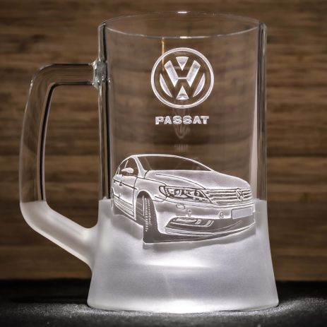 Пивний келих з гравіюванням автомобіля Volkswagen Passat СС Фольксваген Пассат – подарунок для автолюбителя