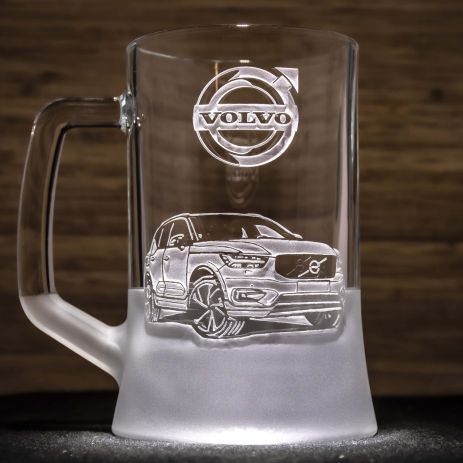 Пивний келих із гравіюванням автомобіля Volvo XC 40 - подарунок для автолюбителя