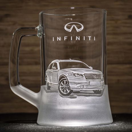 Пивной бокал с гравировкой автомобиля Infiniti Инфинити - подарок для автолюбителя