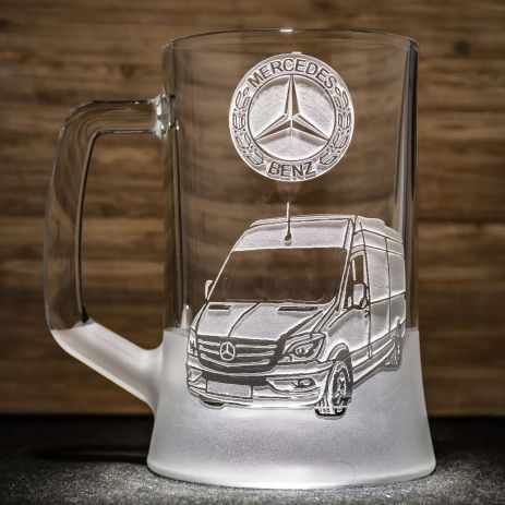 Пивной бокал с гравировкой автомобиля Mercedes Sprinter Мерседес Спринтер - подарок для автолюбителя