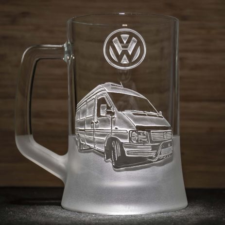 Пивной бокал с гравировкой автомобиля Volkswagen LT Фольксваген - подарок для автолюбителя