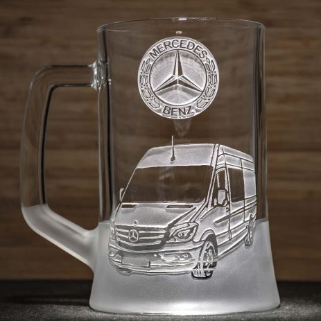 Пивной бокал с гравировкой автомобиля Mercedes Sprinter Мерседес Спринтер - подарок для автолюбителя