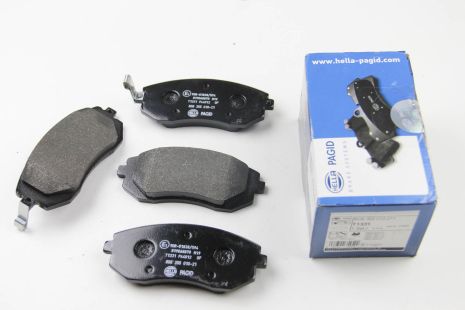 Колодки передние тормозные Subaru Impreza 02-/Forester 02-(akebono), HELLA PAGID (8DB355010211)