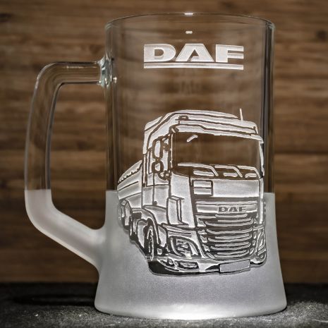 Подарок водителю дайльнобойщику - Бокал для пива с гравировкой DAF XG евро 6 бензовоз цистерна бочка