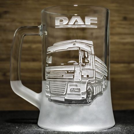 Подарок водителю дайльнобойщику - Бокал для пива с гравировкой DAF XF бензовоз цистерна бочка