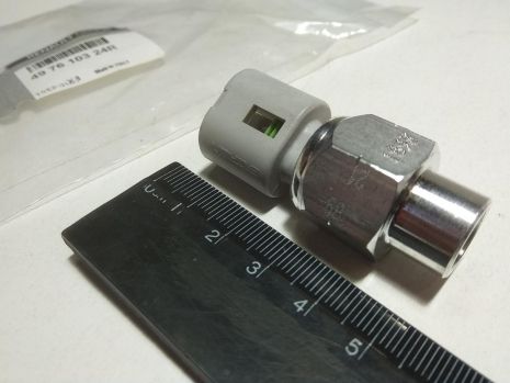 Датчик тиску масла гідропідсилювача RENAULT (497610324R)