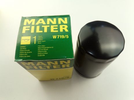 Фільтр масляний VAG , MANN (W719/5) (030115561C)