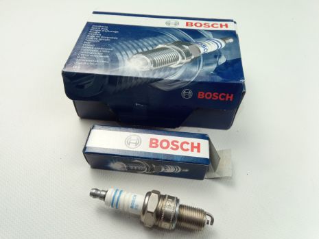 Свічка запалювання BOSCH SUPER PLUS WR7DСХ+ (ВАЗ 2108-10, інж. 8кл.) (0242235707) (2111-3707010)