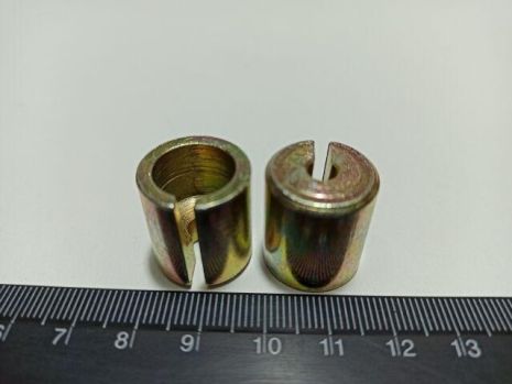 Втулка троса ручника Таврия метал. (к-т 2 шт) (1102-3508020) (UA1102-3508020)