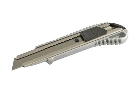 Нож 18 мм металлический с направляющей кнопочный фиксатор MASTERTOOL 17-0128