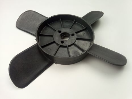 Крыльчатка вентилятора 4-лопастная (черная) ВАЗ (2101-1308008)